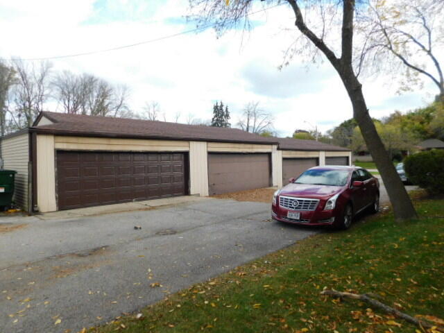 Building Photo - 2650 W Custer Ave