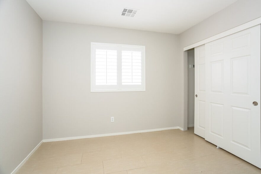 Building Photo - 2113 Annbriar Ave