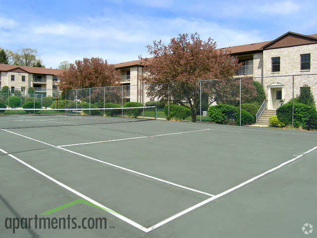 Tennis Courts - Country Club Apartments