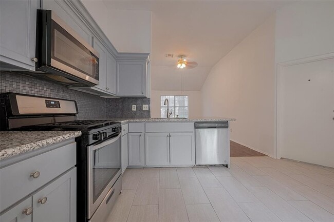 Building Photo - 15331 Peachmeadow Ln