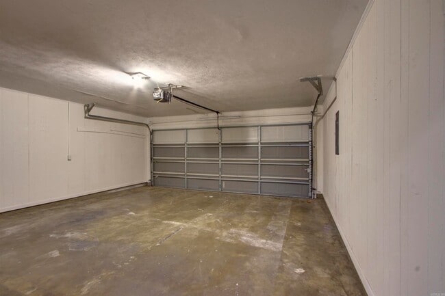 Building Photo - 3514 Skyline Blvd