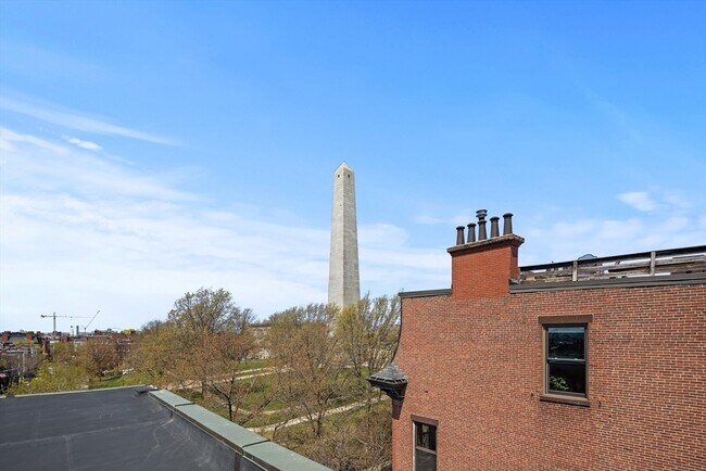 Building Photo - 2 Monument Sq