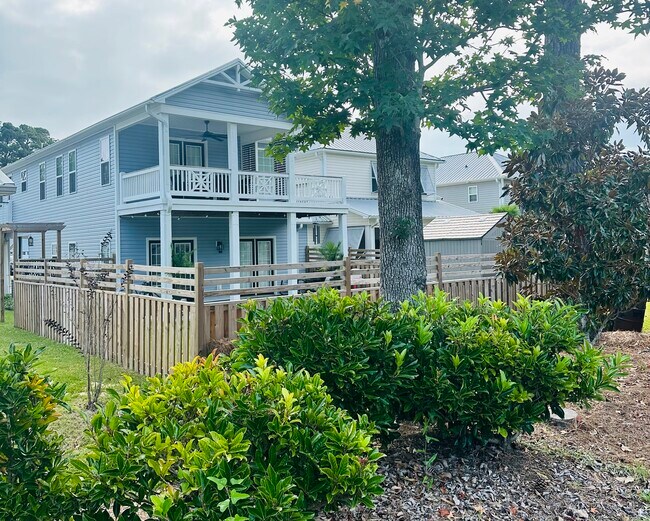 Primary Photo - 122B James Ave
