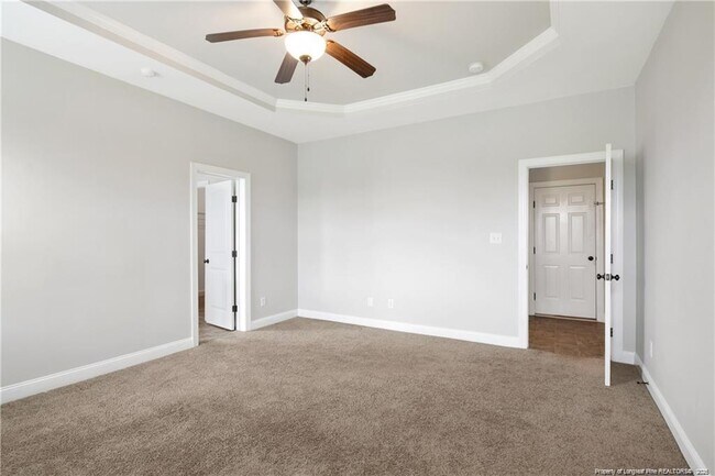 Building Photo - 1048 Ronald Reagan Drive