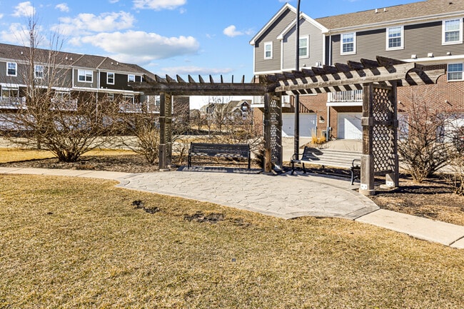 Building Photo - 4320 Monroe Ave