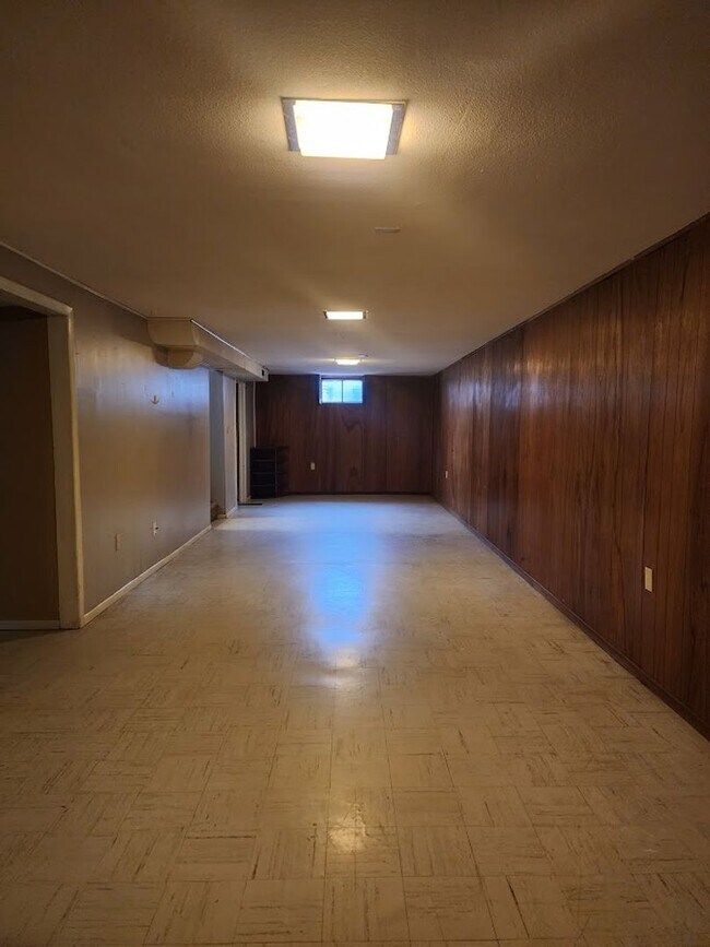 Building Photo - Long Realty & Property Management - 3 Bedr...