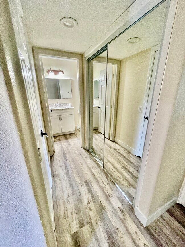 Building Photo - 5054 Los Morros Way
