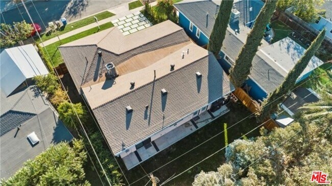 Building Photo - 17601 Rhoda St