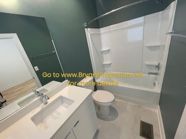 Building Photo - Madison - New 2 Bedroom 2.5 Baths Condo