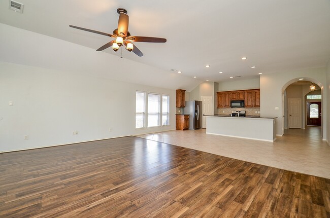 Building Photo - 26006 Palmdale Estate Dr