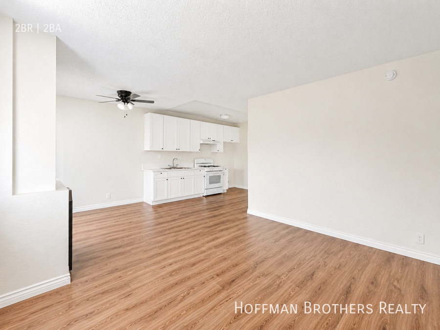 Building Photo - 15552 Nordhoff St