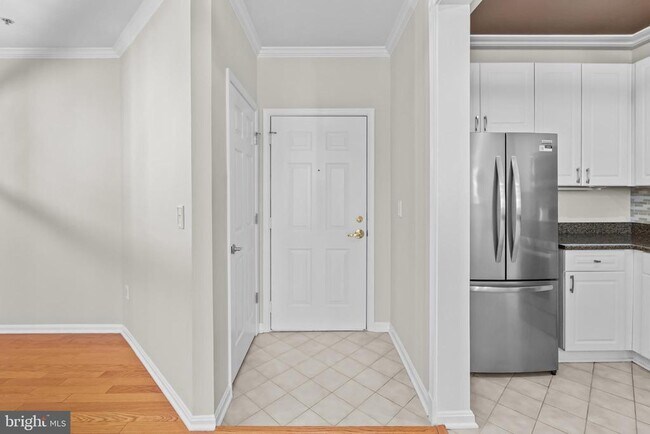 Building Photo - 4951 Brenman Park Dr