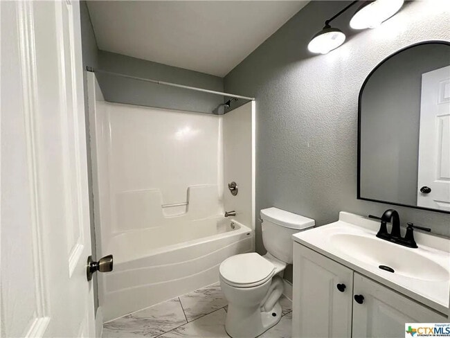 Building Photo - 736 Grice Dr