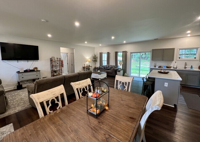 Building Photo - 51 Patrick Ct