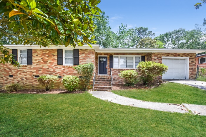 Primary Photo - 4010 Pine Cone Dr