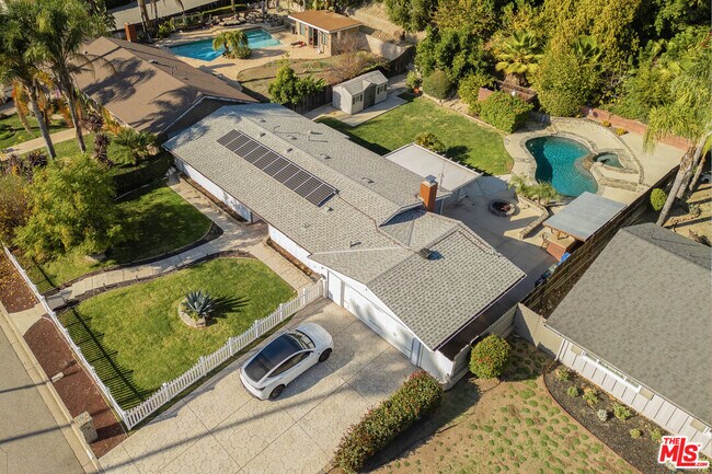 Building Photo - 1921 El Monte Dr