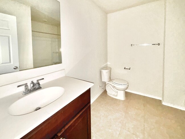 Building Photo - Beautiful two story home with flex space a...