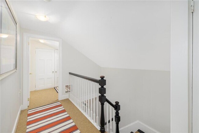 Building Photo - 83 John St