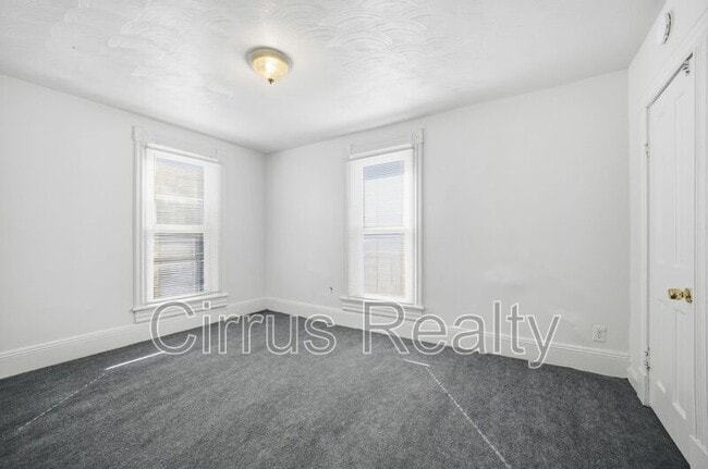 Building Photo - 1027 27th St