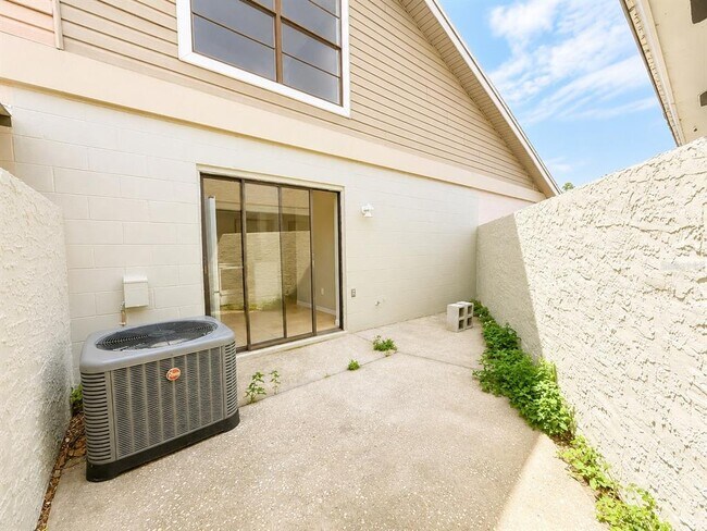 Building Photo - 5104 Springwater Ct