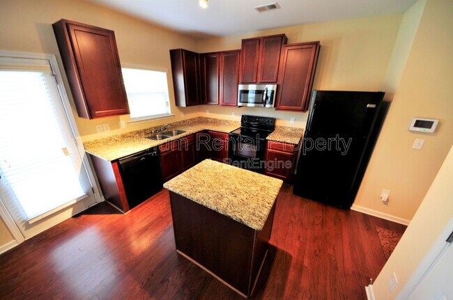 Building Photo - 1464 Wilford Dr NE