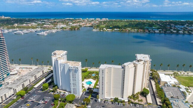 Building Photo - 1701 S Flagler Dr