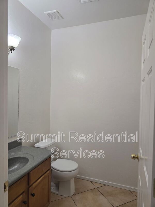 Building Photo - 3569 Drexel Manor Stra