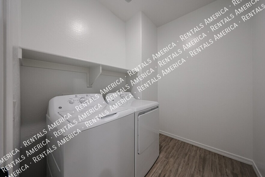 Building Photo - 5528 W McNeil St