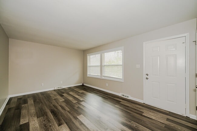 Building Photo - 735 Edgegreen Dr