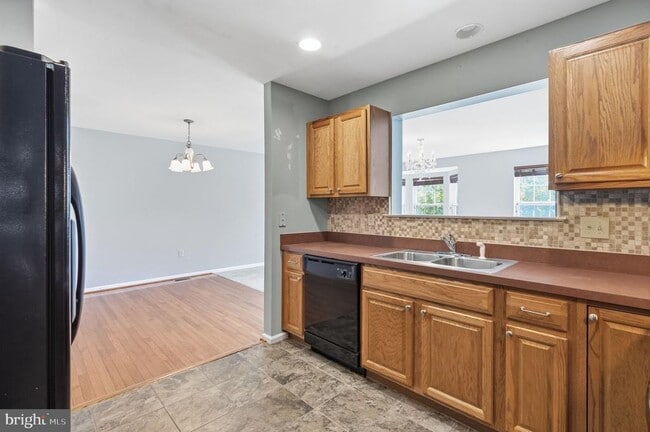 Building Photo - 1046 Balley Dr