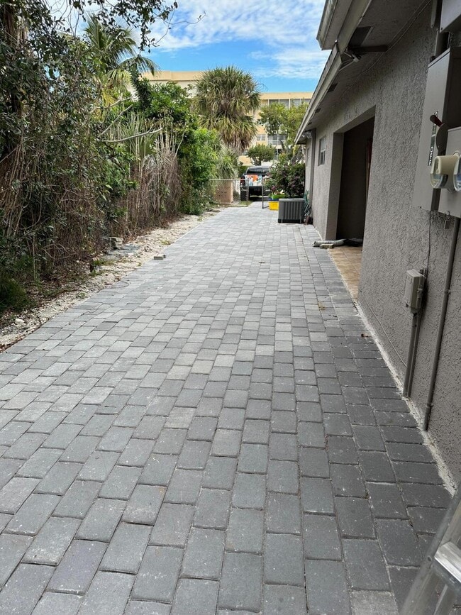 Building Photo - 272 SW 1st St