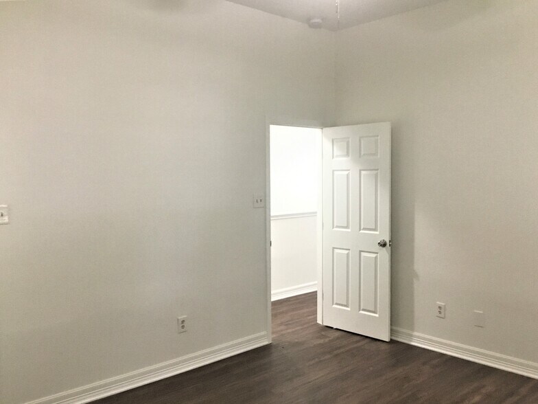 Building Photo - 9151 Autumn Harvest Dr