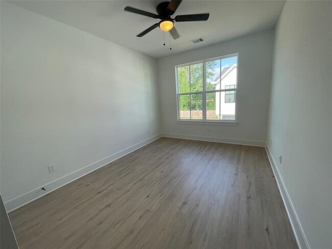 Building Photo - 6412 Highland Pine Ln