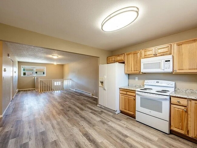 Building Photo - 4 bedroom rental in great neighborhood