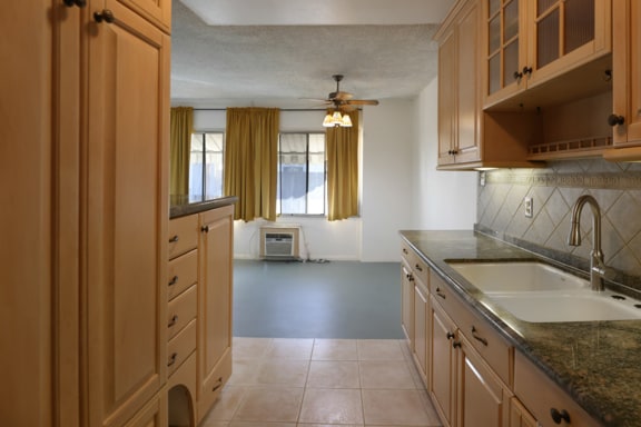 Building Photo - 250 Linden Ave