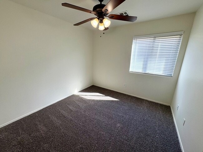 Building Photo - 7142 W Beverly Rd