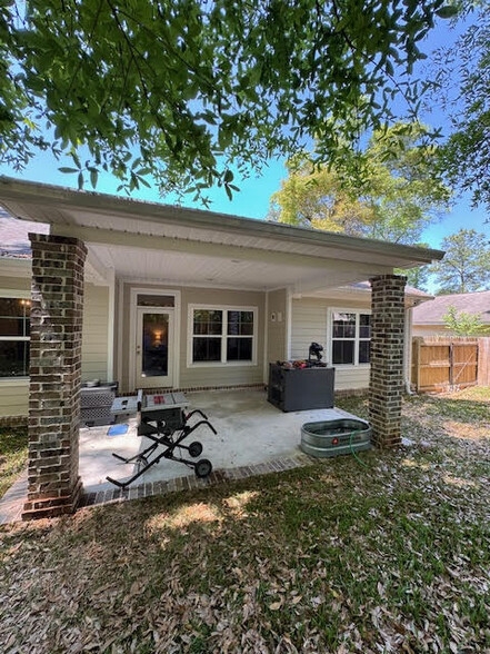 Building Photo - 104208 Bayou Dr