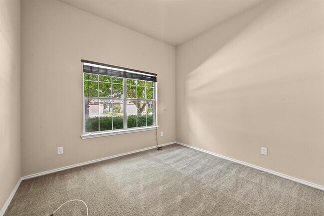 Building Photo - 219 Serene Hollow Ln