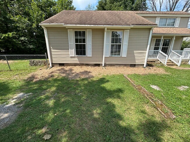 Building Photo - Three bedroom two bath Mt. Juliet just remodeled only $2,100