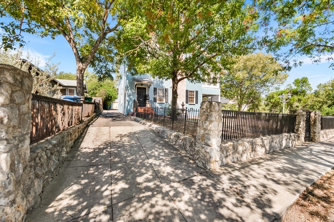 Primary Photo - 235 E Huisache Ave