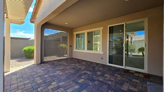 Building Photo - Gorgeous home in gated 55+ community of Canta Mia!