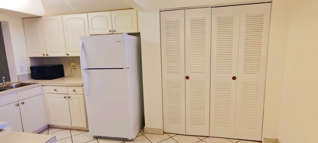 Kitchen pantry/breakfast nook - 1850 Homewood Blvd