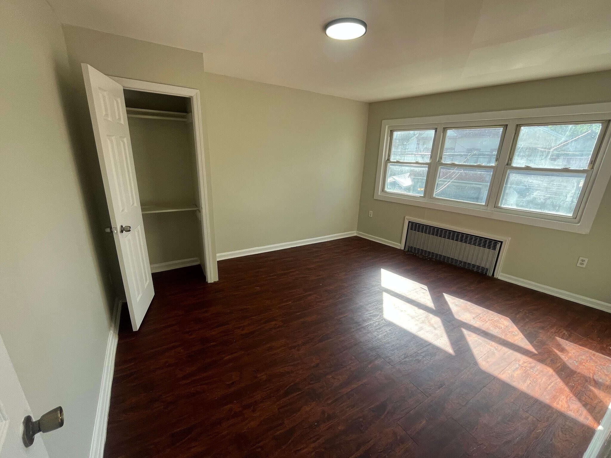 Building Photo - 809 Summer Ave
