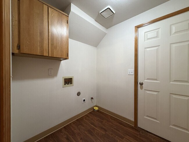 Building Photo - 5505 SW 149th Ave