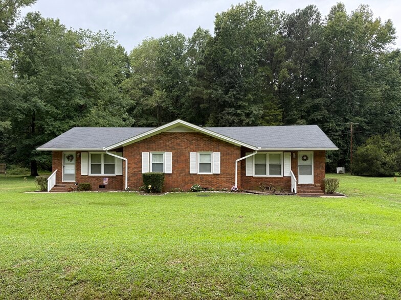 Duplex - 3733 Wakefield Ln