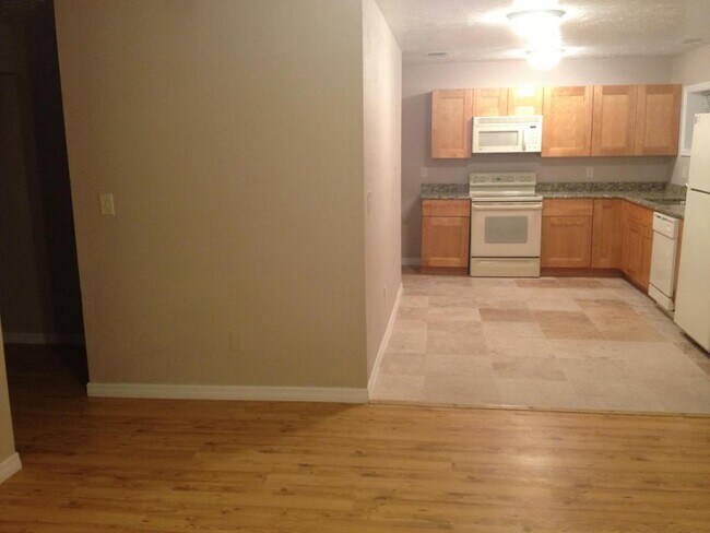 Building Photo - 1211 Amble Ln