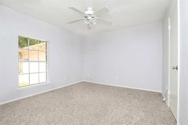 Building Photo - 2703 Heritage Colony Dr