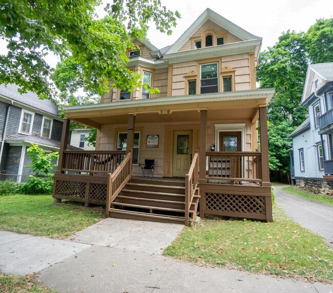 Building Photo - 509 Columbus Ave