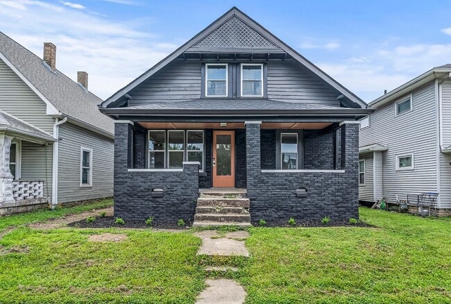 Primary Photo - 941 E Raymond St