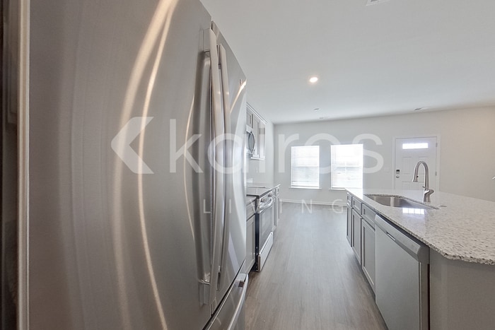 Building Photo - 2129 Banyon Cir